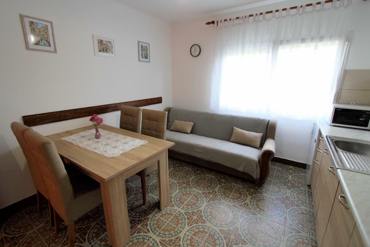 Apartmán Nikolina I Katarina Otočac Exteriér fotografie